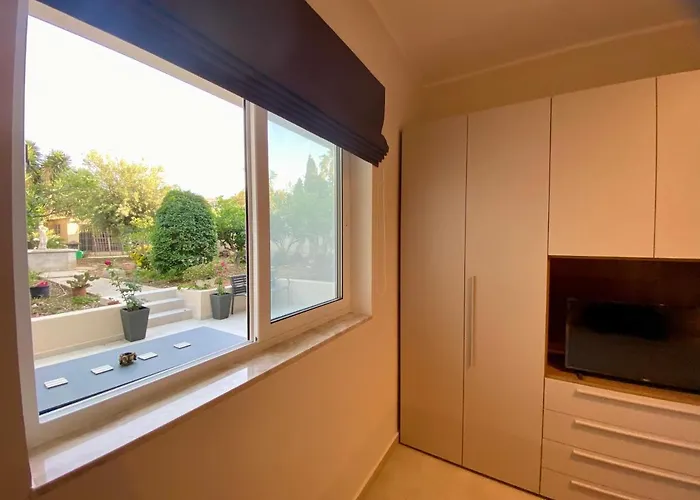 Maltese Garden B&B *